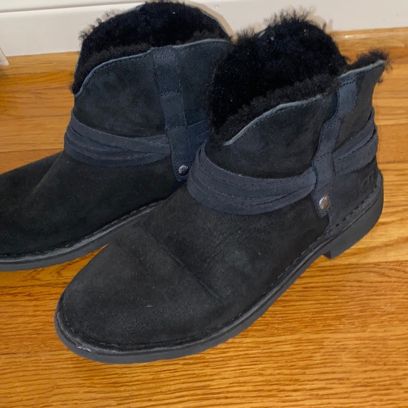 Black Ugg booties - Picture 7 of 7